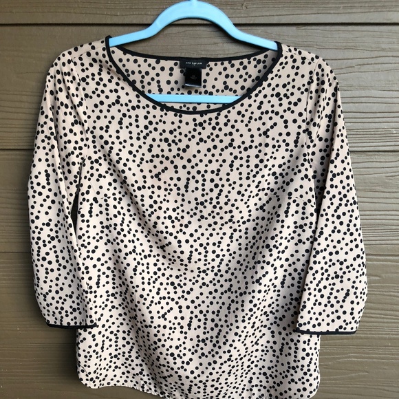 Ann Taylor Tops - SALE⬇️$15Ann Taylor PolkaDot Scoop Neck Blouse